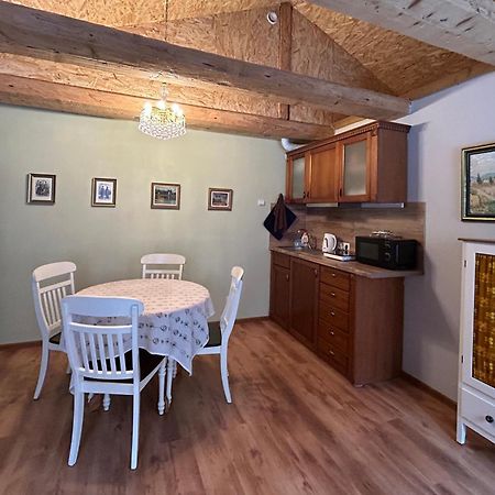 A1 Apartments With Free Parking リガ エクステリア 写真