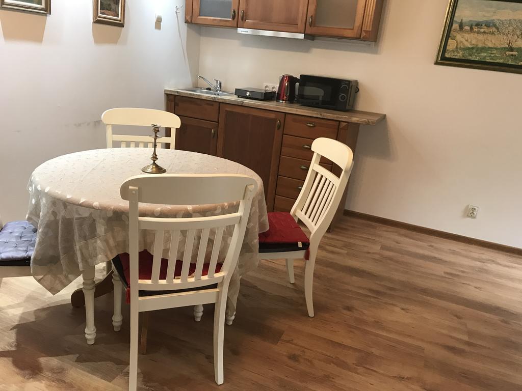 A1 Apartments With Free Parking リガ エクステリア 写真